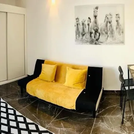 Brand New Studio, Top Location, Next Attractions Apartment *